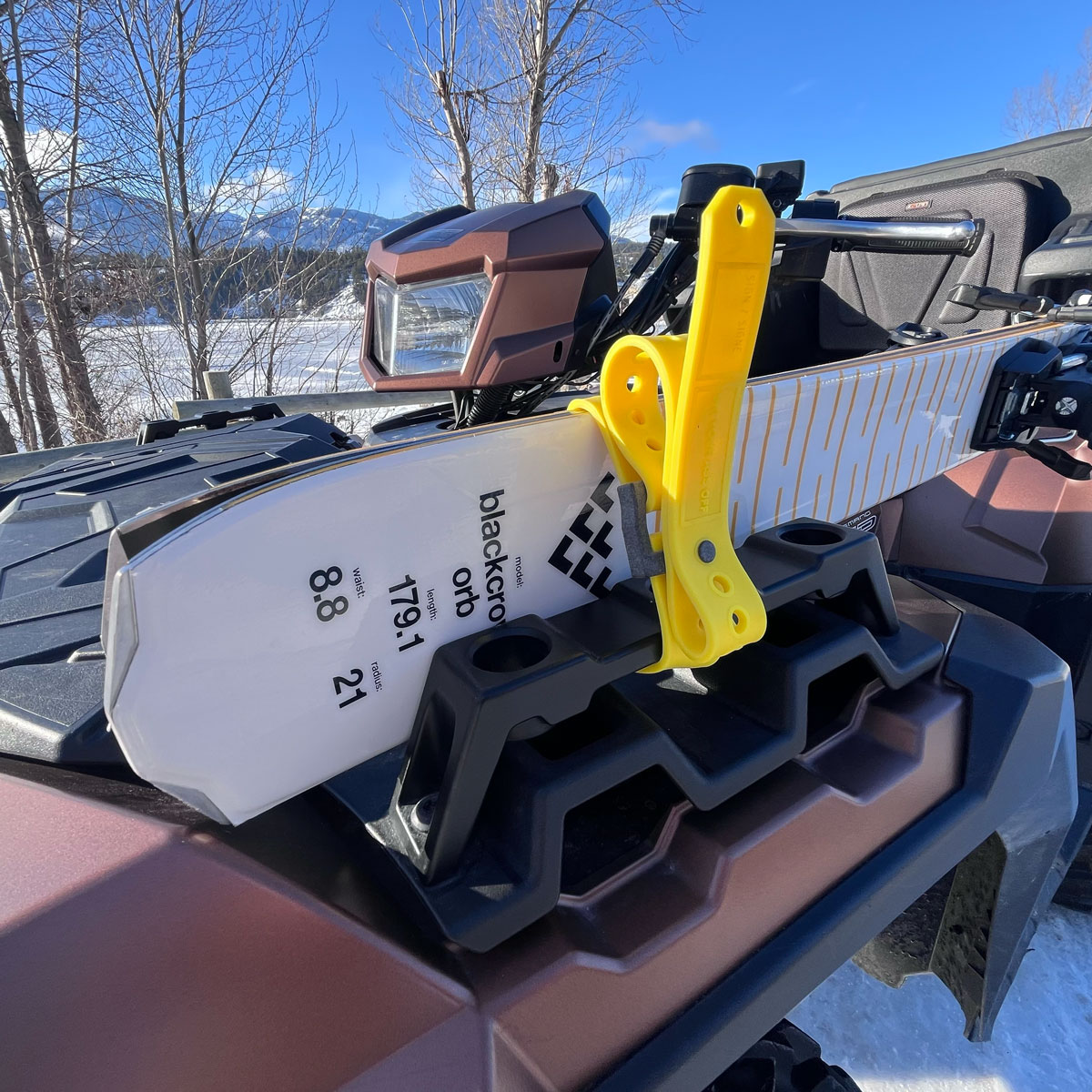 V7 Strap for skis