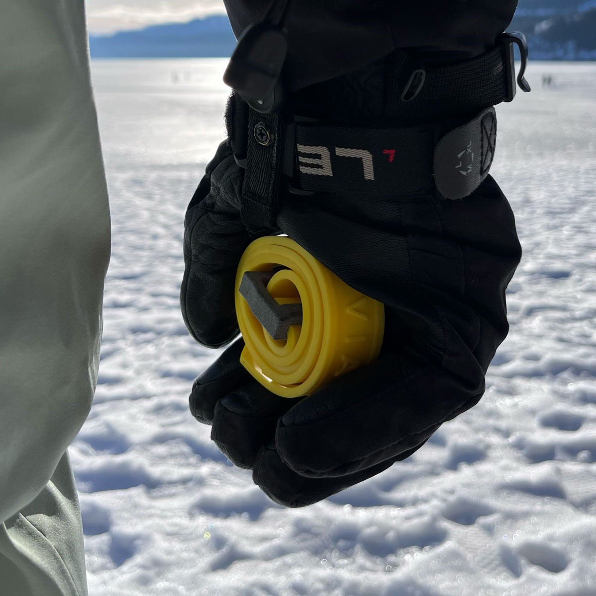 V7 Strap for skis
